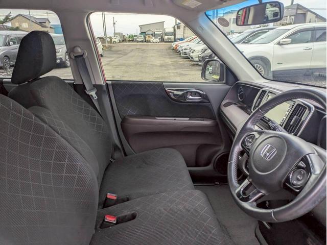 Ｎ－ＯＮＥ プレミアム　ツアラー・Ｌパッケージ　４ＷＤ　メモリーナビ　ワンセグＴＶ　リアカメラ　スマートキー　ＨＩＤヘッドライト　クルコン　純正１５インチアルミ　ＥＴＣ（35枚目）