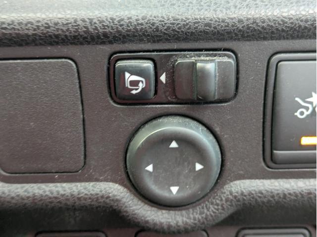 ノート Ｘ　ＦＯＵＲ　４ＷＤ　メモリーナビ　フルセグＴＶ　全方位カメラ　スマートキー　ＬＥＤヘッドライト　衝突軽減ブレーキ　Ｂｌｕｅｔｏｏｔｈ　純正１４インチ鉄（32枚目）