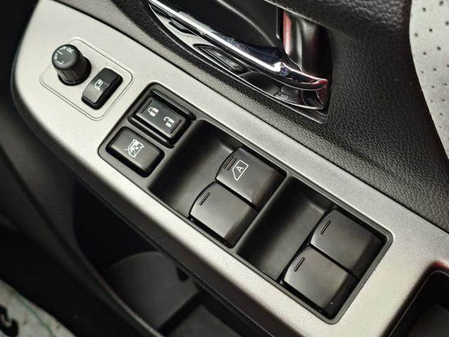 ＸＶハイブリッド ２．０ｉ－Ｌ　アイサイト　４ＷＤ　メモリーナビ　フルセグＴＶ　リアカメラ　スマートキー　ＨＩＤヘッドライト　衝突軽減ブレーキ　Ｂｌｕｅｔｏｏｔｈ　クルコン　社外１６インチアルミ（33枚目）