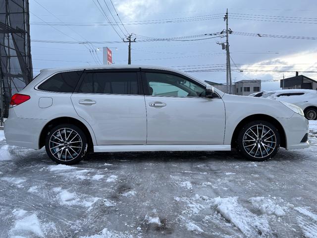 レガシィツーリングワゴン ２．５ｉアイサイト　４ＷＤ　ＨＤＤナビ　フルセグＴＶ　スマートキー　ＨＩＤヘッドライト　衝突軽減ブレーキ　前ドラレコ　Ｂｌｕｅｔｏｏｔｈ　クルコン　社外１７インチアルミ　ＥＴＣ（7枚目）