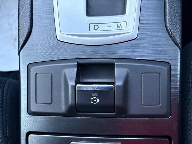 レガシィツーリングワゴン ２．５ｉアイサイト　４ＷＤ　ＨＤＤナビ　フルセグＴＶ　スマートキー　ＨＩＤヘッドライト　衝突軽減ブレーキ　前ドラレコ　Ｂｌｕｅｔｏｏｔｈ　クルコン　社外１７インチアルミ　ＥＴＣ（24枚目）