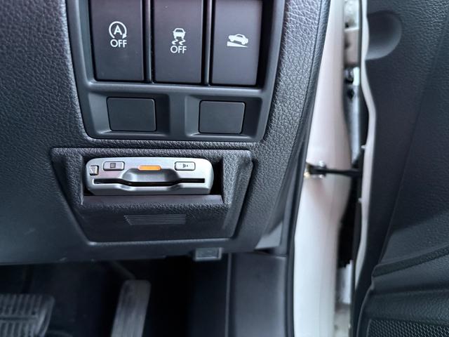 レガシィツーリングワゴン ２．５ｉアイサイト　４ＷＤ　ＨＤＤナビ　フルセグＴＶ　スマートキー　ＨＩＤヘッドライト　衝突軽減ブレーキ　前ドラレコ　Ｂｌｕｅｔｏｏｔｈ　クルコン　社外１７インチアルミ　ＥＴＣ（30枚目）