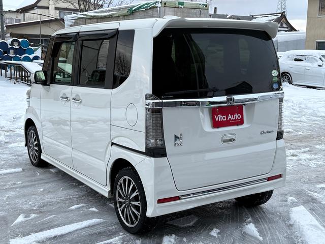 Ｎ－ＢＯＸカスタム Ｇ　ターボＳＳパッケージ　４ＷＤ　メモリーナビ　フルセグＴＶ　リアカメラ　スマートキー　ＨＩＤヘッドライト　衝突軽減ブレーキ　両側パワスラ　シートヒーター　Ｂｌｕｅｔｏｏｔｈ　クルコン　純正１５インチアルミ　ＥＴＣ（10枚目）