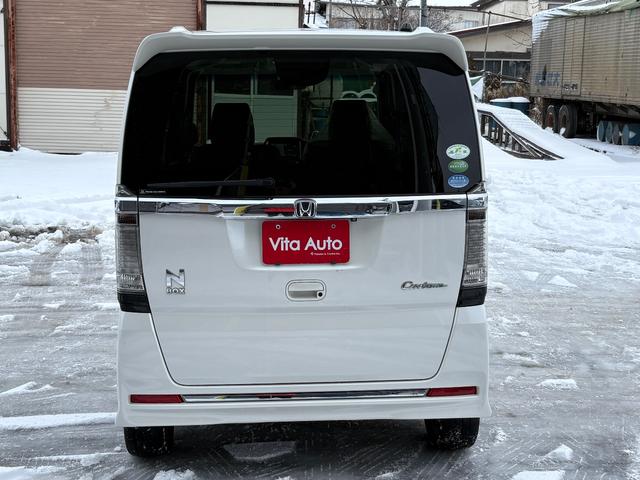 Ｎ－ＢＯＸカスタム Ｇ　ターボＳＳパッケージ　４ＷＤ　メモリーナビ　フルセグＴＶ　リアカメラ　スマートキー　ＨＩＤヘッドライト　衝突軽減ブレーキ　両側パワスラ　シートヒーター　Ｂｌｕｅｔｏｏｔｈ　クルコン　純正１５インチアルミ　ＥＴＣ（12枚目）