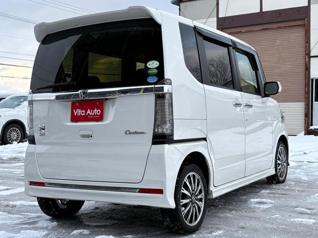 Ｎ－ＢＯＸカスタム Ｇ　ターボＳＳパッケージ　４ＷＤ　メモリーナビ　フルセグＴＶ　リアカメラ　スマートキー　ＨＩＤヘッドライト　衝突軽減ブレーキ　両側パワスラ　シートヒーター　Ｂｌｕｅｔｏｏｔｈ　クルコン　純正１５インチアルミ　ＥＴＣ（13枚目）