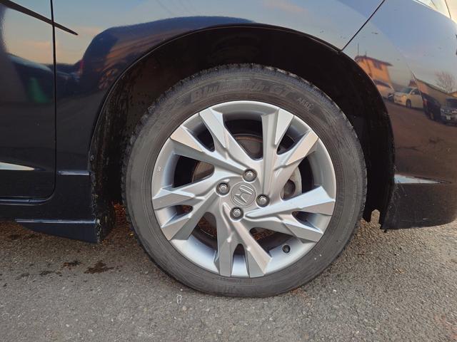 シャトル ハイブリッドＺ　４ＷＤ　メモリーナビ　フルセグＴＶ　スマートキー　ＬＥＤヘッドライト　衝突軽減ブレーキ　前ドラレコ　シートヒーター　Ｂｌｕｅｔｏｏｔｈ　クルコン　純正１６インチアルミ　ＥＴＣ（16枚目）