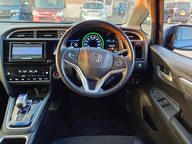 シャトル ハイブリッドＺ　４ＷＤ　メモリーナビ　フルセグＴＶ　スマートキー　ＬＥＤヘッドライト　衝突軽減ブレーキ　前ドラレコ　シートヒーター　Ｂｌｕｅｔｏｏｔｈ　クルコン　純正１６インチアルミ　ＥＴＣ（19枚目）