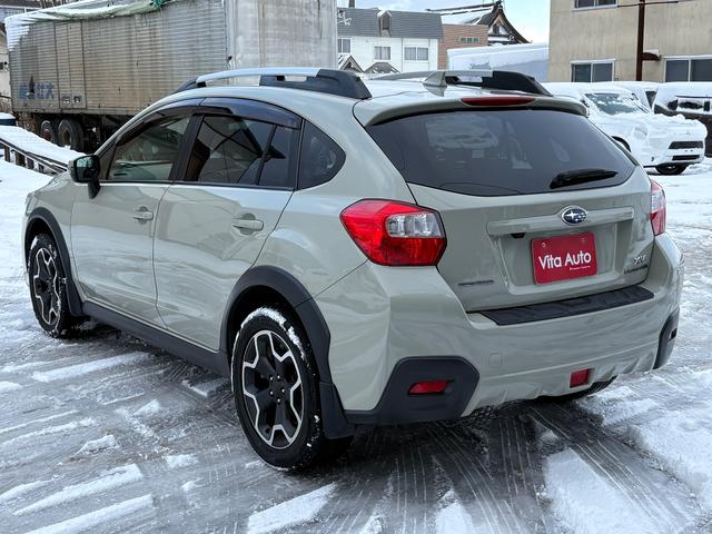 ＸＶ ２．０ｉ－Ｌ　アイサイトポップスター　４ＷＤ　メモリーナビ　フルセグＴＶ　リアカメラ　スマートキー　ＨＩＤヘッドライト　衝突軽減ブレーキ　前ドラレコ　Ｂｌｕｅｔｏｏｔｈ　クルコン　純正１７インチアルミ　ＥＴＣ（10枚目）