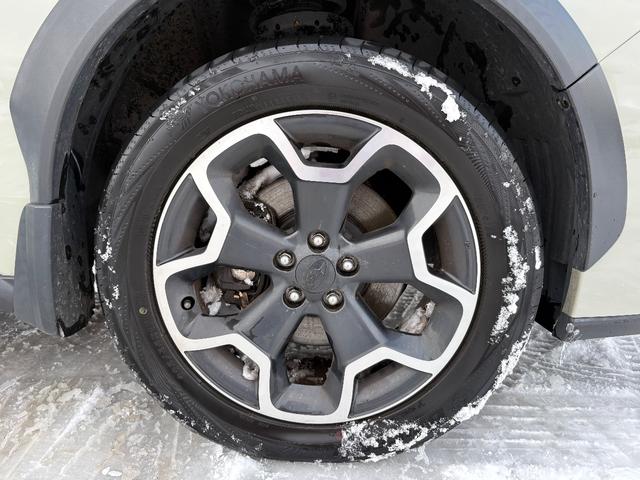 ＸＶ ２．０ｉ－Ｌ　アイサイトポップスター　４ＷＤ　メモリーナビ　フルセグＴＶ　リアカメラ　スマートキー　ＨＩＤヘッドライト　衝突軽減ブレーキ　前ドラレコ　Ｂｌｕｅｔｏｏｔｈ　クルコン　純正１７インチアルミ　ＥＴＣ（17枚目）