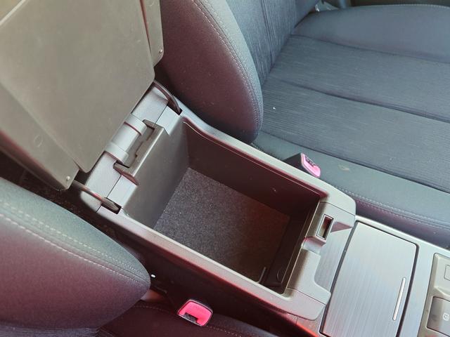 レガシィツーリングワゴン ２．５ｉ　Ｂスポーツアイサイト　４ＷＤ　ＳＤナビ　フルセグＴＶ　リアカメラ　スマートキー　ＨＩＤヘッドライト　衝突軽減ブレーキ　Ｂｌｕｅｔｏｏｔｈ　クルコン　社外１６インチアルミ　ＥＴＣ（33枚目）