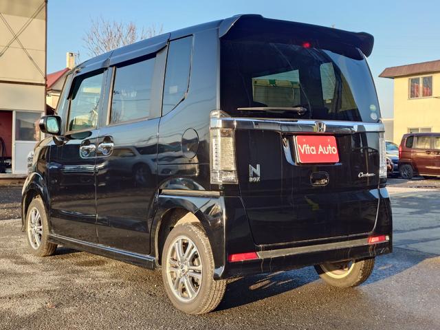 Ｎ－ＢＯＸカスタム Ｇ・Ｌパッケージ　４ＷＤ　スマートキー　ＨＩＤヘッドライト　片側パワスラ　純正１４インチアルミ（8枚目）