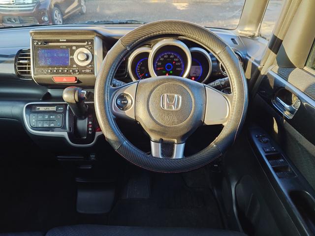 Ｎ－ＢＯＸカスタム Ｇ・Ｌパッケージ　４ＷＤ　スマートキー　ＨＩＤヘッドライト　片側パワスラ　純正１４インチアルミ（19枚目）