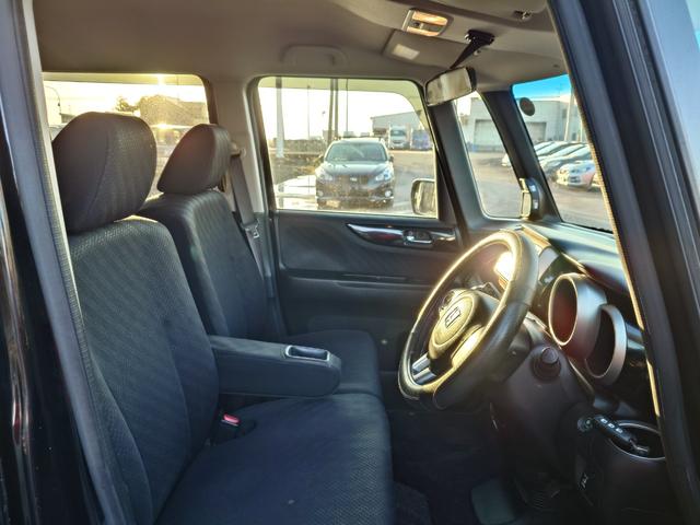 Ｎ－ＢＯＸカスタム Ｇ・Ｌパッケージ　４ＷＤ　スマートキー　ＨＩＤヘッドライト　片側パワスラ　純正１４インチアルミ（34枚目）