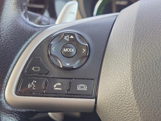 アウトランダーＰＨＥＶ Ｇナビパッケージ　４ＷＤ　ＳＤナビ　フルセグＴＶ　リアカメラ　スマートキー　ＨＩＤヘッドライト　衝突軽減ブレーキ　シートヒーター　Ｂｌｕｅｔｏｏｔｈ　クルコン　純正１８インチアルミ　ＥＴＣ（29枚目）