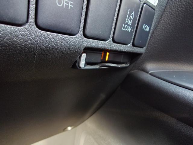 アウトランダーＰＨＥＶ Ｇナビパッケージ　４ＷＤ　ＳＤナビ　フルセグＴＶ　リアカメラ　スマートキー　ＨＩＤヘッドライト　衝突軽減ブレーキ　シートヒーター　Ｂｌｕｅｔｏｏｔｈ　クルコン　純正１８インチアルミ　ＥＴＣ（39枚目）