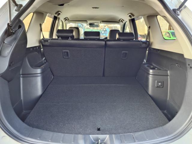 アウトランダーＰＨＥＶ Ｇナビパッケージ　４ＷＤ　ＳＤナビ　フルセグＴＶ　リアカメラ　スマートキー　ＨＩＤヘッドライト　衝突軽減ブレーキ　シートヒーター　Ｂｌｕｅｔｏｏｔｈ　クルコン　純正１８インチアルミ　ＥＴＣ（45枚目）