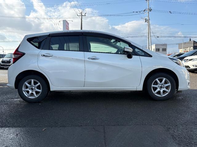 ノート X FOUR スマートセーフティエディション 4WD メモリーナビ フルセグTV 全方位カメラ スマートキー 衝突軽減ブレーキ Bluetooth 社外14インチアルミ(7枚目)