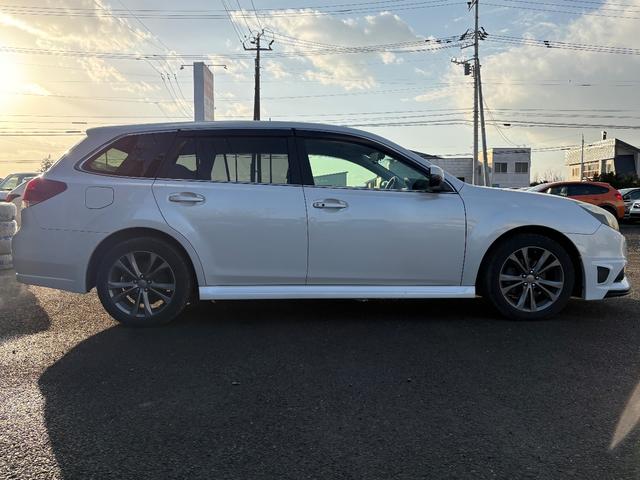 レガシィツーリングワゴン ２．５ｉ　Ｂスポーツアイサイト　４ＷＤ　ＳＤナビ　フルセグＴＶ　リアカメラ　スマートキー　ＨＩＤヘッドライト　衝突軽減ブレーキ　前後ドラレコ　Ｂｌｕｅｔｏｏｔｈ　クルコン　純正１７インチアルミ　ＥＴＣ（7枚目）