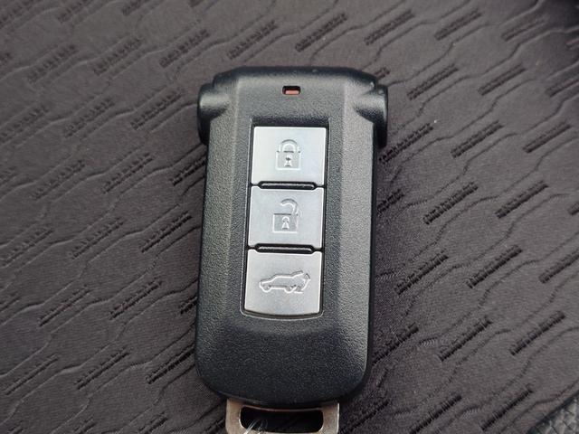 ローン実績５００件以上！一括では難しくてもローンならどうですか？求めていた車のワンランク上の車でもローンで、月々の支払いが少なく出来れば手に入ります。