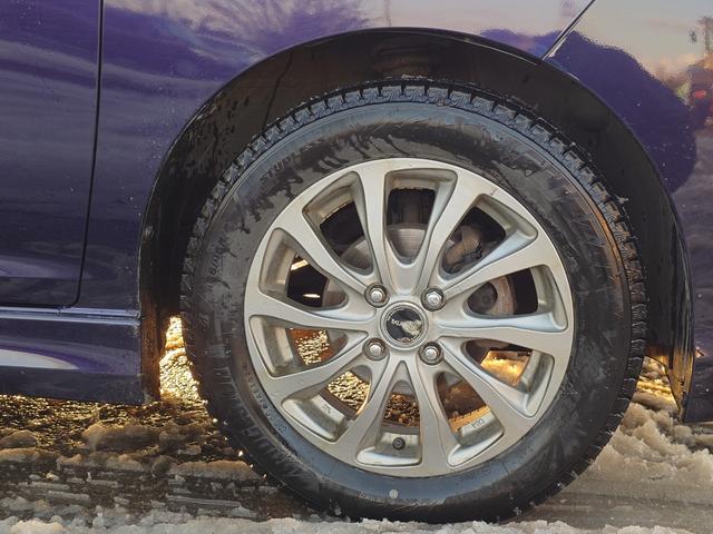 デリカＤ：２ カスタムハイブリッドＭＶ　４ＷＤ　メモリーナビ　フルセグＴＶ　スマートキー　ＬＥＤヘッドライト　衝突軽減ブレーキ　両側パワスラ　シートヒーター　Ｂｌｕｅｔｏｏｔｈ　クルコン　社外１５インチアルミ（16枚目）