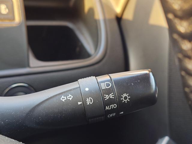 デリカＤ：２ カスタムハイブリッドＭＶ　４ＷＤ　メモリーナビ　フルセグＴＶ　スマートキー　ＬＥＤヘッドライト　衝突軽減ブレーキ　両側パワスラ　シートヒーター　Ｂｌｕｅｔｏｏｔｈ　クルコン　社外１５インチアルミ（25枚目）