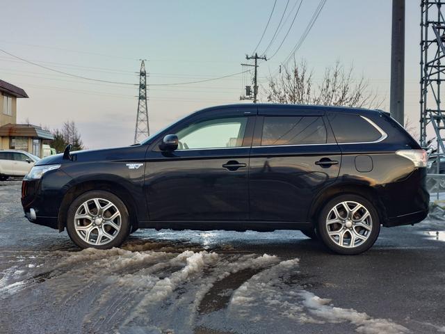 ★画像や動画を見ただけでお車の検討を進める事に抵抗がある方でも気軽に利用できるオンライン商談ならお車の検討はもちろん営業担当や店舗の様子も生中継でご覧いただけますので安心してお車をご検討頂けます。