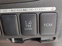 Ｇナビパッケージ　４ＷＤ　メモリーナビ　リアカメラ　フルセグ　スマートキー　ＨＩＤヘッドライト　衝突軽減ブレーキ　シートヒーター　クルコン　Ｂｌｕｅｔｏｏｔｈ　純正１８インチアルミ　ＥＴＣ（29枚目）