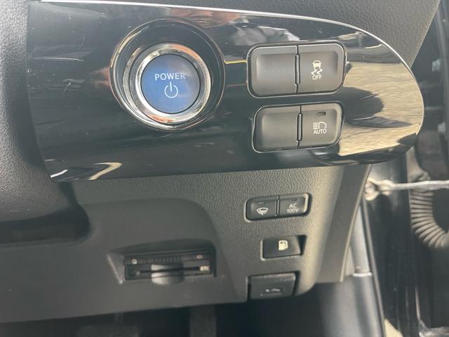 プリウス S 社外18インチAW 社外エンジンスターター 社外ナビTV Bカメラ トヨタセーフティセンス 字光式ナンバー 純正ドアバイザー(20枚目)