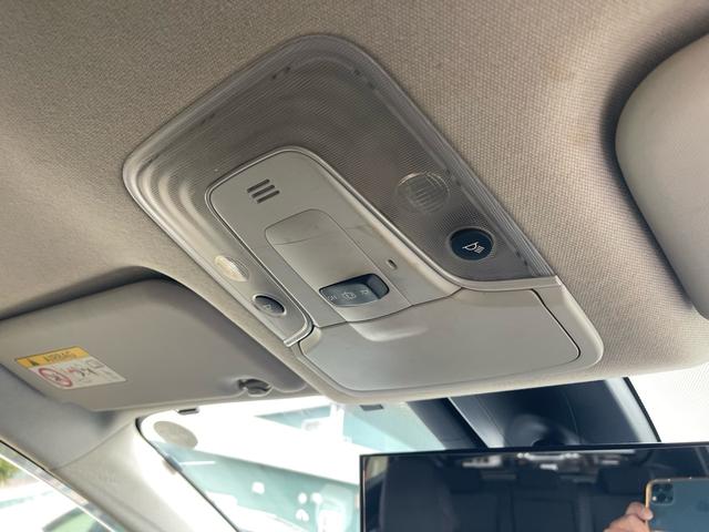 プリウス S 社外18インチAW 社外エンジンスターター 社外ナビTV Bカメラ トヨタセーフティセンス 字光式ナンバー 純正ドアバイザー(24枚目)