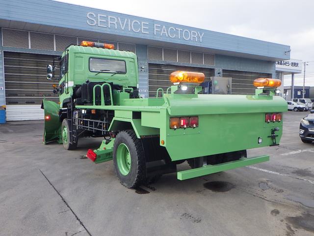 クオン 　除雪トラック　４×４　ＩＧ　６Ｆ（Ｈ／Ｌ）（9枚目）