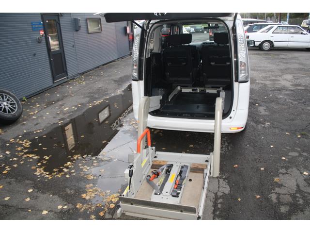 セレナ  車椅子移動車・4WD(6枚目)
