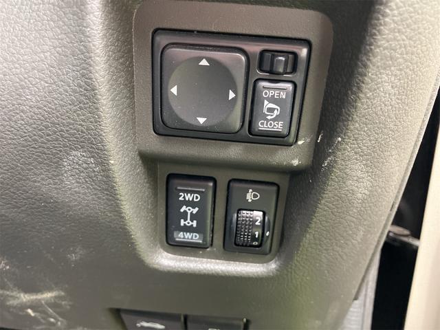 キューブ １５Ｘ　ＦＯＵＲ　Ｍセレクション　４ＷＤ　ＥＴＣ　バックカメラ　ナビ　ＴＶ　スマートキー　電動格納ミラー　ベンチシート　ＣＶＴ　アルミホイール　ＵＳＢ　Ｂｌｕｅｔｏｏｔｈ　盗難防止システム　衝突安全ボディ　ＡＢＳ　エアコン（12枚目）