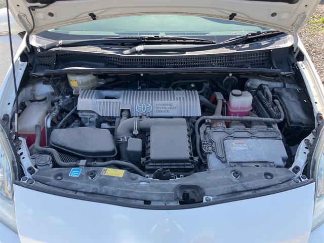 プリウス Ｓ　バックカメラ　ナビ　アルミホイール　ＣＶＴ　スマートキー　アイドリングストップ　電動格納ミラー　盗難防止システム　ＣＤ　ミュージックプレイヤー接続可　衝突安全ボディ　ＡＢＳ　ＥＳＣ　エアコン（20枚目）