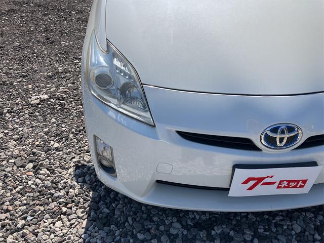 プリウス Ｓ　バックカメラ　ナビ　アルミホイール　ＣＶＴ　スマートキー　アイドリングストップ　電動格納ミラー　盗難防止システム　ＣＤ　ミュージックプレイヤー接続可　衝突安全ボディ　ＡＢＳ　ＥＳＣ　エアコン（21枚目）