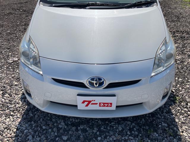 プリウス Ｓ　バックカメラ　ナビ　アルミホイール　ＣＶＴ　スマートキー　アイドリングストップ　電動格納ミラー　盗難防止システム　ＣＤ　ミュージックプレイヤー接続可　衝突安全ボディ　ＡＢＳ　ＥＳＣ　エアコン（23枚目）