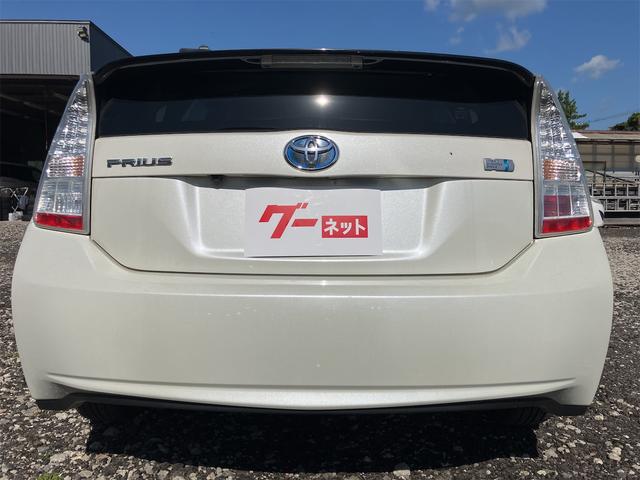 プリウス Ｓ　バックカメラ　ナビ　アルミホイール　ＣＶＴ　スマートキー　アイドリングストップ　電動格納ミラー　盗難防止システム　ＣＤ　ミュージックプレイヤー接続可　衝突安全ボディ　ＡＢＳ　ＥＳＣ　エアコン（29枚目）