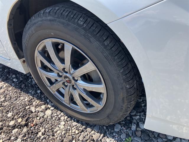 プリウス Ｓ　バックカメラ　ナビ　アルミホイール　ＣＶＴ　スマートキー　アイドリングストップ　電動格納ミラー　盗難防止システム　ＣＤ　ミュージックプレイヤー接続可　衝突安全ボディ　ＡＢＳ　ＥＳＣ　エアコン（33枚目）