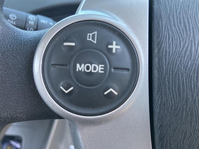 プリウス Ｓ　バックカメラ　ナビ　アルミホイール　ＣＶＴ　スマートキー　アイドリングストップ　電動格納ミラー　盗難防止システム　ＣＤ　ミュージックプレイヤー接続可　衝突安全ボディ　ＡＢＳ　ＥＳＣ　エアコン（50枚目）