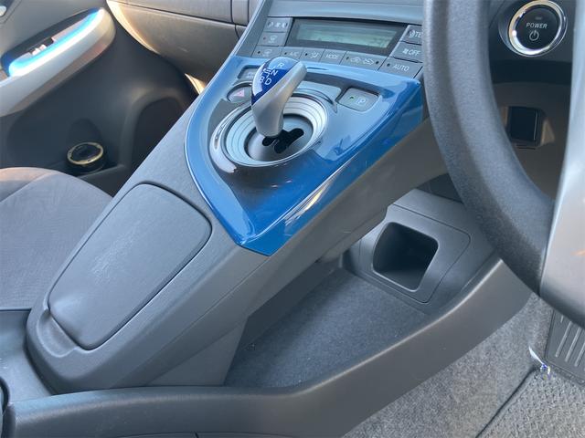 プリウス Ｓ　バックカメラ　ナビ　アルミホイール　ＣＶＴ　スマートキー　アイドリングストップ　電動格納ミラー　盗難防止システム　ＣＤ　ミュージックプレイヤー接続可　衝突安全ボディ　ＡＢＳ　ＥＳＣ　エアコン（58枚目）