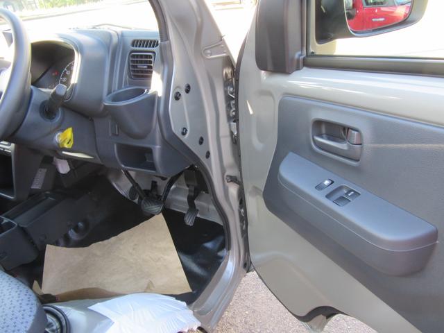 キャリイトラック KCエアコン・パワステ 4WD パワーウインド キーレス レーダーブレーキ アッパーメンバーガード スタッドレスホイール付(6枚目)