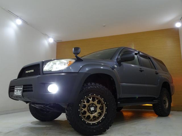 ハイラックスサーフ ＳＳＲ－Ｘ　４ＷＤ・本州仕入・後期型・新リフトアップ・エクストリームＪ＆新ジオランダーＭ／Ｔ・各チッピング塗装・新革調シートカバー・新メッシュグリル＆ＴＯＹＯＴＡエンブレム・新ＬＥＤヘッドランプ＆フォグランプ（23枚目）