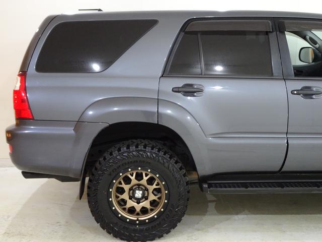 ハイラックスサーフ ＳＳＲ－Ｘ　４ＷＤ・本州仕入・後期型・新リフトアップ・エクストリームＪ＆新ジオランダーＭ／Ｔ・各チッピング塗装・新革調シートカバー・新メッシュグリル＆ＴＯＹＯＴＡエンブレム・新ＬＥＤヘッドランプ＆フォグランプ（46枚目）