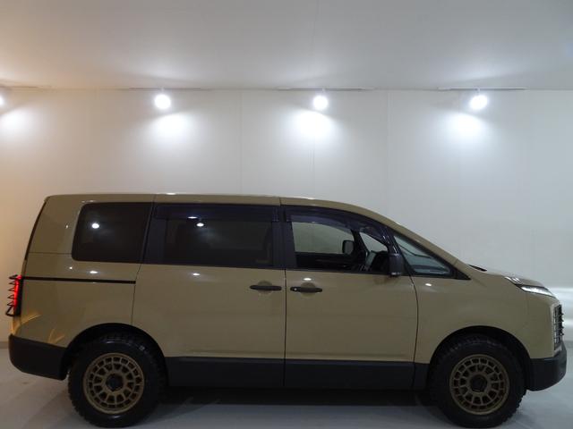 デリカＤ：５ Ｇ　パワーパッケージ　４ＷＤ／本州仕入／寒冷地／Ｒヒーター／７人乗／ベージュ自社全塗装／新マッドヴァンス＆オプカン／新マーカー／新テールガード／１０型ナビＴＶブルートゥースＤＶＤ／１０型フリップＭ／電動ステップ／電動ゲート（16枚目）