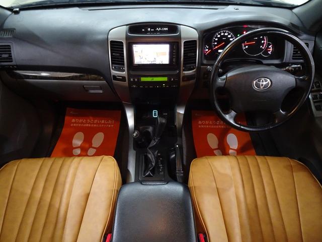 ランドクルーザープラド ＴＸリミテッド　４ＷＤ／本州仕入／寒冷地仕様／後期型／８人乗／新革調シートカバー／サンルーフ／リフトアップ／メッシュグリル＆ＴＯＹＯＴＡエンブレム／ＢＦグッドリッチ／社外テール／インナーブラックイカリング付きＨライト（47枚目）