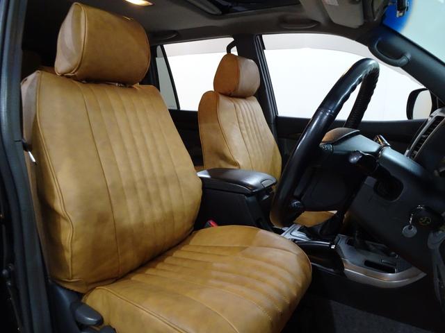 ランドクルーザープラド ＴＸリミテッド　４ＷＤ／本州仕入／寒冷地仕様／後期型／８人乗／新革調シートカバー／サンルーフ／リフトアップ／メッシュグリル＆ＴＯＹＯＴＡエンブレム／ＢＦグッドリッチ／社外テール／インナーブラックイカリング付きＨライト（56枚目）