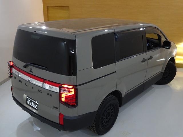 デリカＤ：５ Ｐ　４ＷＤ／本州仕入／７人乗／１オーナー／寒冷地／自社アッシュカーキ全塗装／新マッドヴァンス＆オプカン／新ヘッド＆テールガード／１０型ナビＴＶブルートゥースＤＶＤ／フリップＭ／全方位／両側電動／電動ゲート（16枚目）