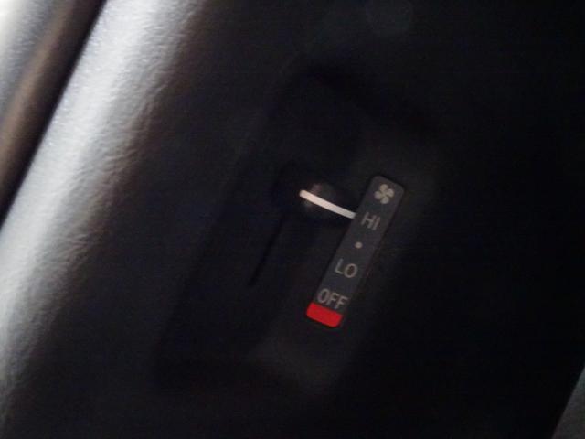 ハイエースワゴン ＧＬ　４ＷＤ／本州仕入／１オーナー／モデリスタリップ／新丸目キット／新マッドヴァンス＆オプカン／部分チッピング塗装／リアヒーター／純正ナビＴＶブルートゥースＤＶＤ／フリップダウン／パワースライド／１０人乗（8枚目）