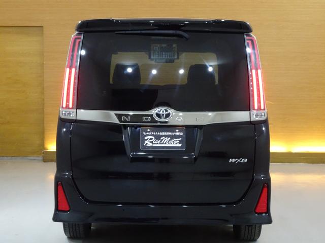 ノア Ｓｉ　ダブルバイビーＩＩ　４ＷＤ／後期型／７人乗り／寒冷地仕様／１０型ナビＴＶブルートゥースＤＶＤ／１２型フリップダウン／前後ドラレコ／ＥＴＣ／ハーフ革／両側電動スライド／Ｆガラス熱線／リアヒーター／クルコン／セーフティセンス（5枚目）