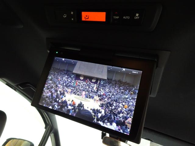 ノア Ｓｉ　ダブルバイビーＩＩ　４ＷＤ／後期型／７人乗り／寒冷地仕様／１０型ナビＴＶブルートゥースＤＶＤ／１２型フリップダウン／前後ドラレコ／ＥＴＣ／ハーフ革／両側電動スライド／Ｆガラス熱線／リアヒーター／クルコン／セーフティセンス（7枚目）