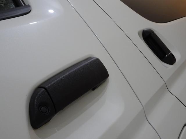 ハイエースワゴン ＧＬ　本州仕入／１０人乗り／新丸目キット／新マッドヴァンス＆オプカン／チッピング塗装／Ｆハーフエアロ／ナビＴＶブルートゥースＤＶＤ／フリップダウン／ＥＴＣ／Ｂカメラ／革調シートカバー／パワスラ／リアヒーター（30枚目）
